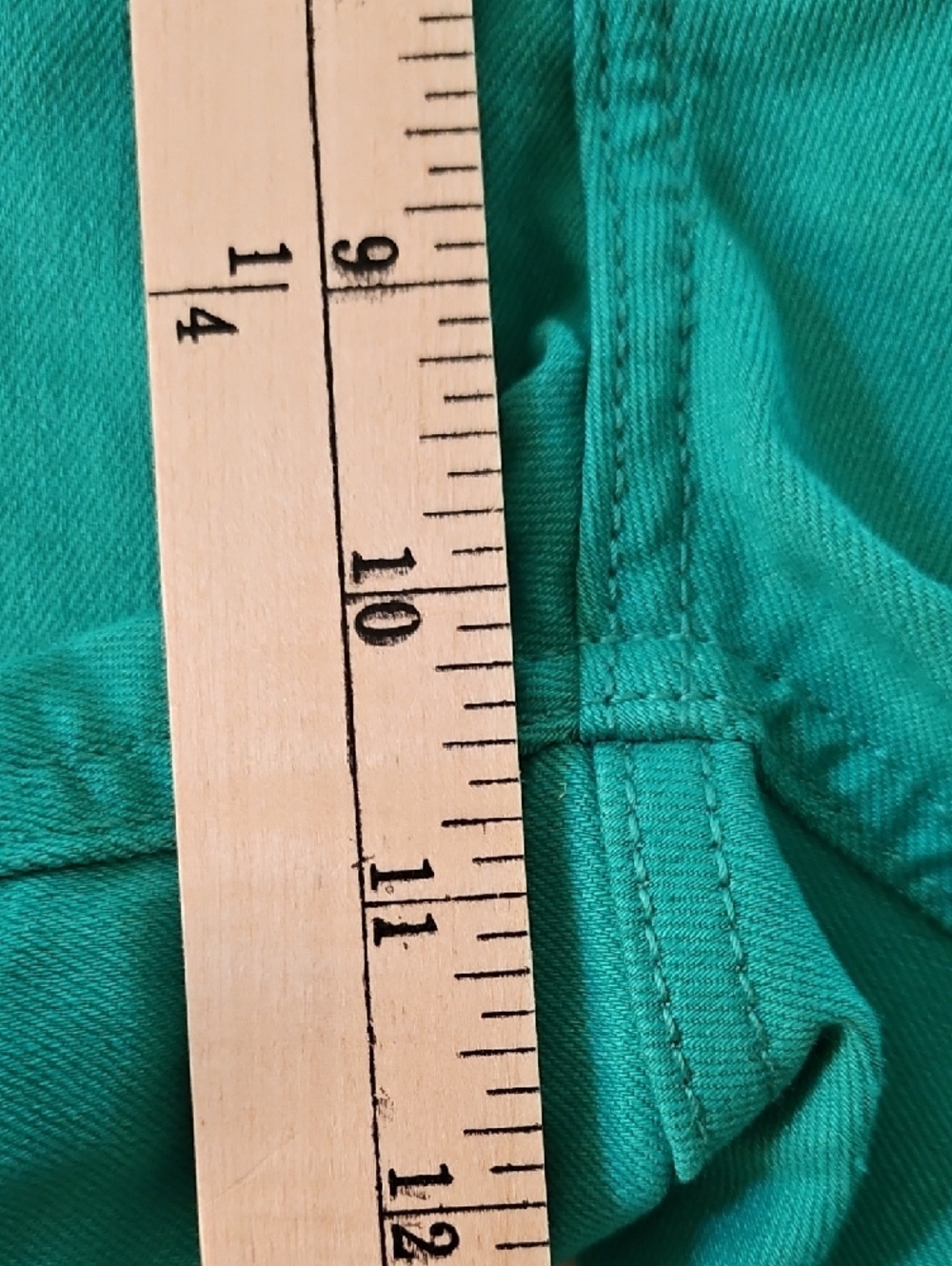 Old Navy 'The Teal World" WOW Shorts - Size 6 - Picture 4 of 8